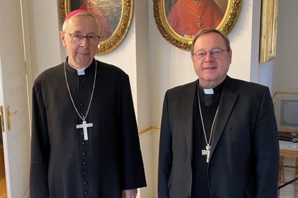 arcybiskup stanisław gądecki i biskup georg bätzing